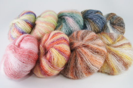 キャンデーモヘア シルクのような艶 ふんわり軽やか 25g カシミヤ10%混 ウール27% ナイロン30% かぎ針4/0–6/0号・棒針2–5号対応