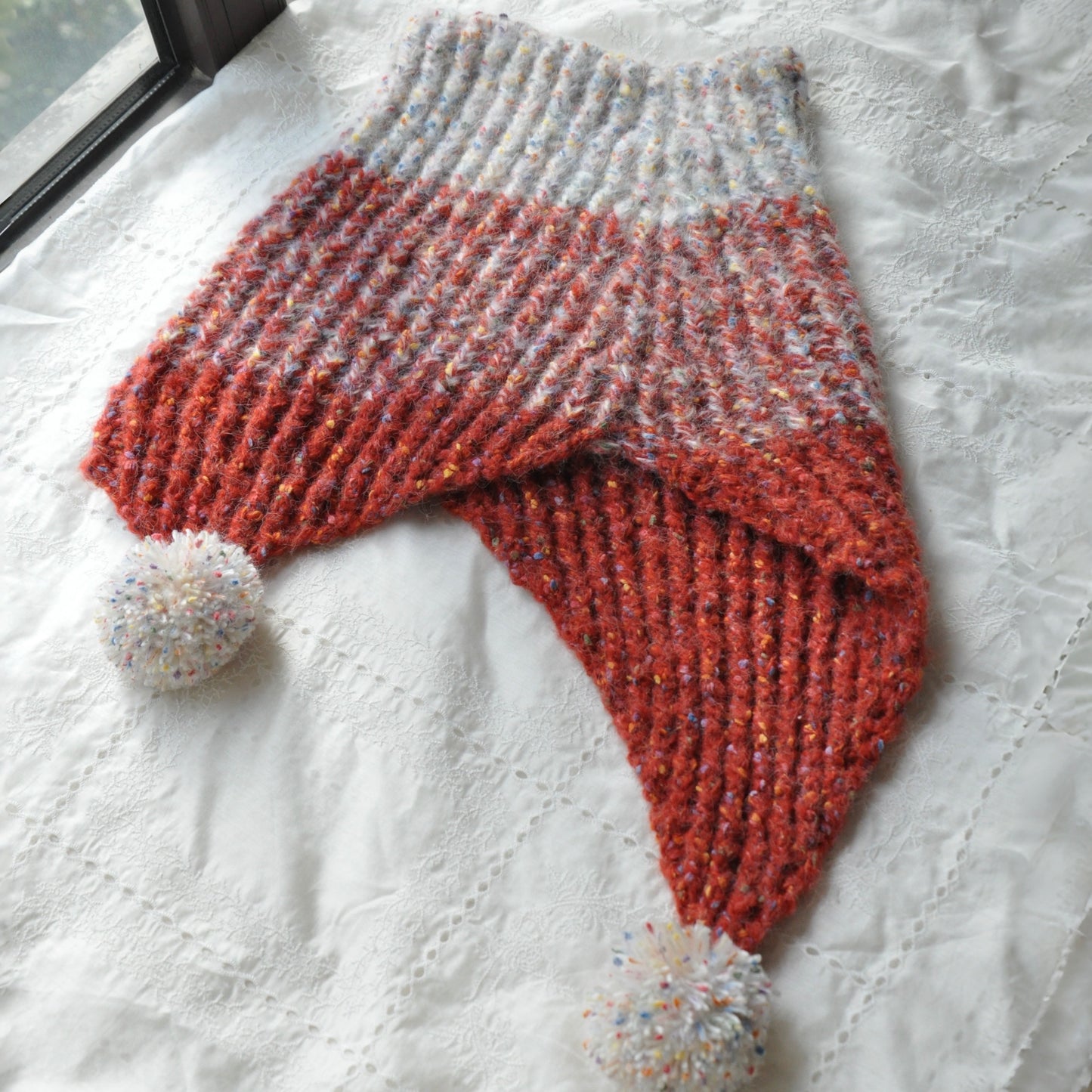 【手編みキット】冬色のハーモニー|2WAYネックウォーマー&ショール|赤と白のドット毛糸|クリスマス・冬のおでかけ・新年コーデに