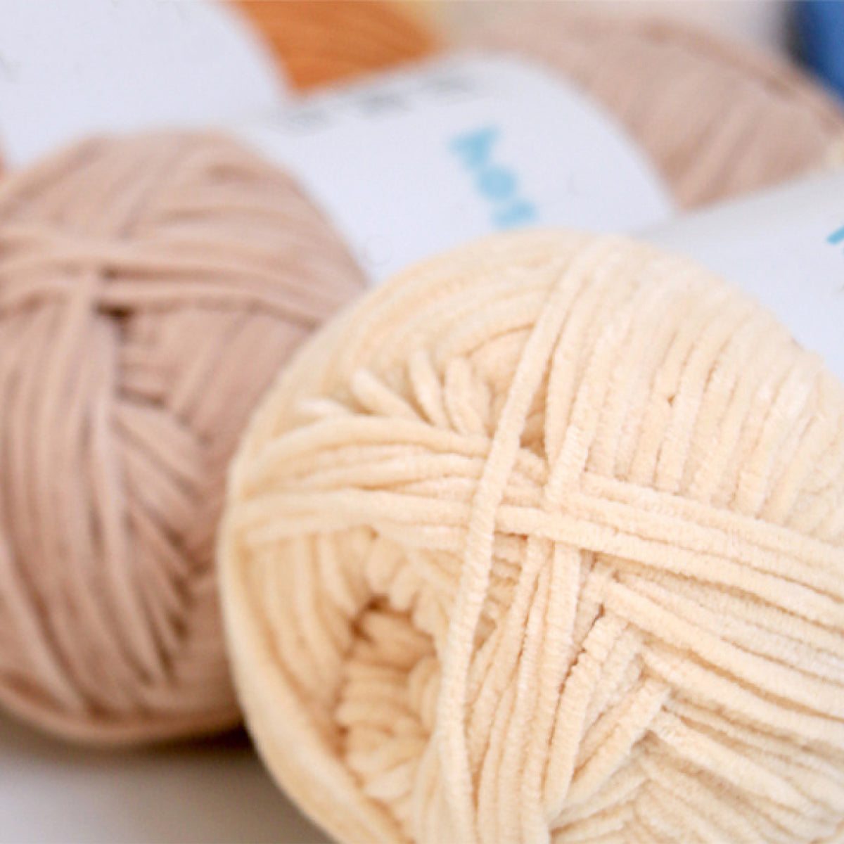 Bonbon Yarn（ボンボンヤーン）50g｜細めのシェニール毛糸｜あみぐるみ・ヘアアクセ・小物に｜全53色