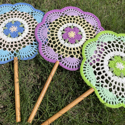 【手編みキット】Ami Uchiwa（あみうちわ）｜桜シリーズ｜毛糸で作る桜の編みうちわ｜花びら型フレーム付き｜繊細なレース編み｜編み図＋編み動画付き