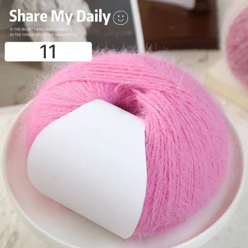 Snow Fur Yarn（スノーファーヤーン）100g｜雪のようなふわふわ感｜全27色 単色ファー毛糸｜マフラー・帽子・スヌード・編みぐるみ向け｜全27色