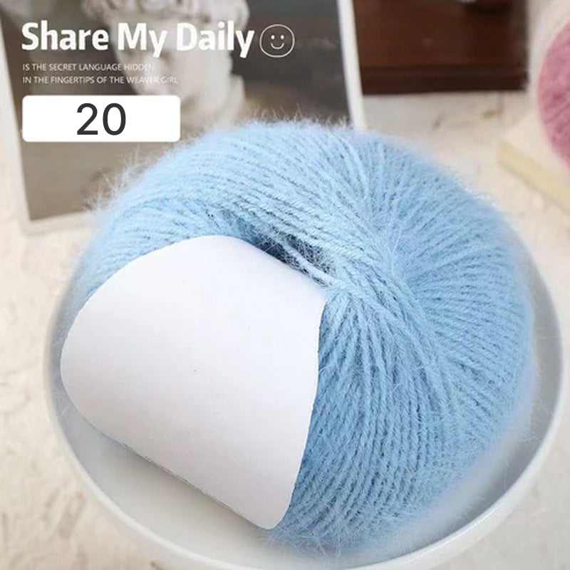Snow Fur Yarn（スノーファーヤーン）100g｜雪のようなふわふわ感｜全27色 単色ファー毛糸｜マフラー・帽子・スヌード・編みぐるみ向け｜全27色