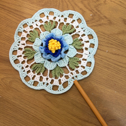 【手編みキット】Ami Uchiwa（あみうちわ）｜椿シリーズ｜毛糸で作る編みうちわ｜花びら型フレーム付き｜立体的な椿モチーフ｜編み動画付き