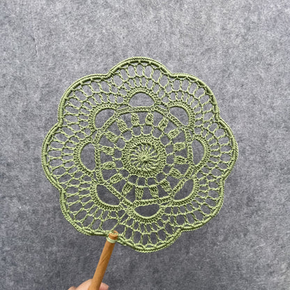 【手編みキット】Ami Uchiwa（あみうちわ）｜レースシリーズ｜毛糸で作る編みうちわ｜花びら型フレーム付き｜ドイリーのような繊細なレース模様｜100％コットン｜編み図付き（一部動画あり）