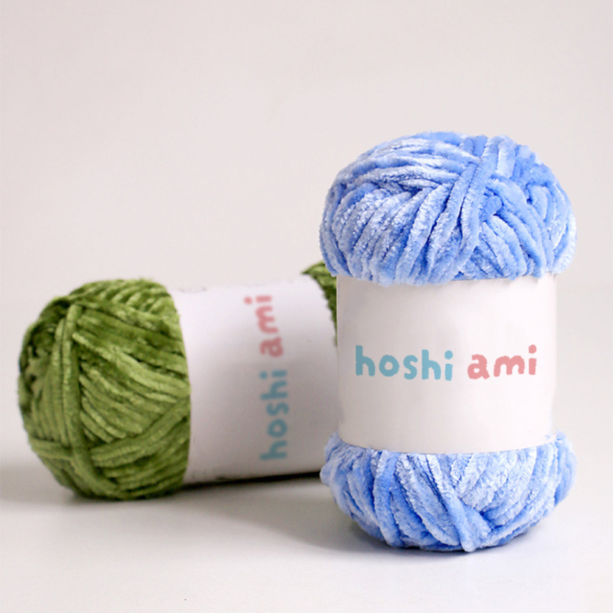 Moco Velvet Yarn（モコベルベットヤーン）100g｜シェニール・モールヤーン｜ベルベットのような艶感の毛糸｜秋冬小物・あみぐるみに｜全50色