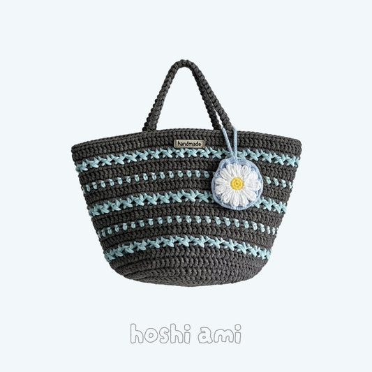 【手編みキット】綿100％ 大人カラーのマルシェバッグ｜ブルーグレー｜ボトルホルダーにもなるデイジーチャーム付き｜編み方動画付き