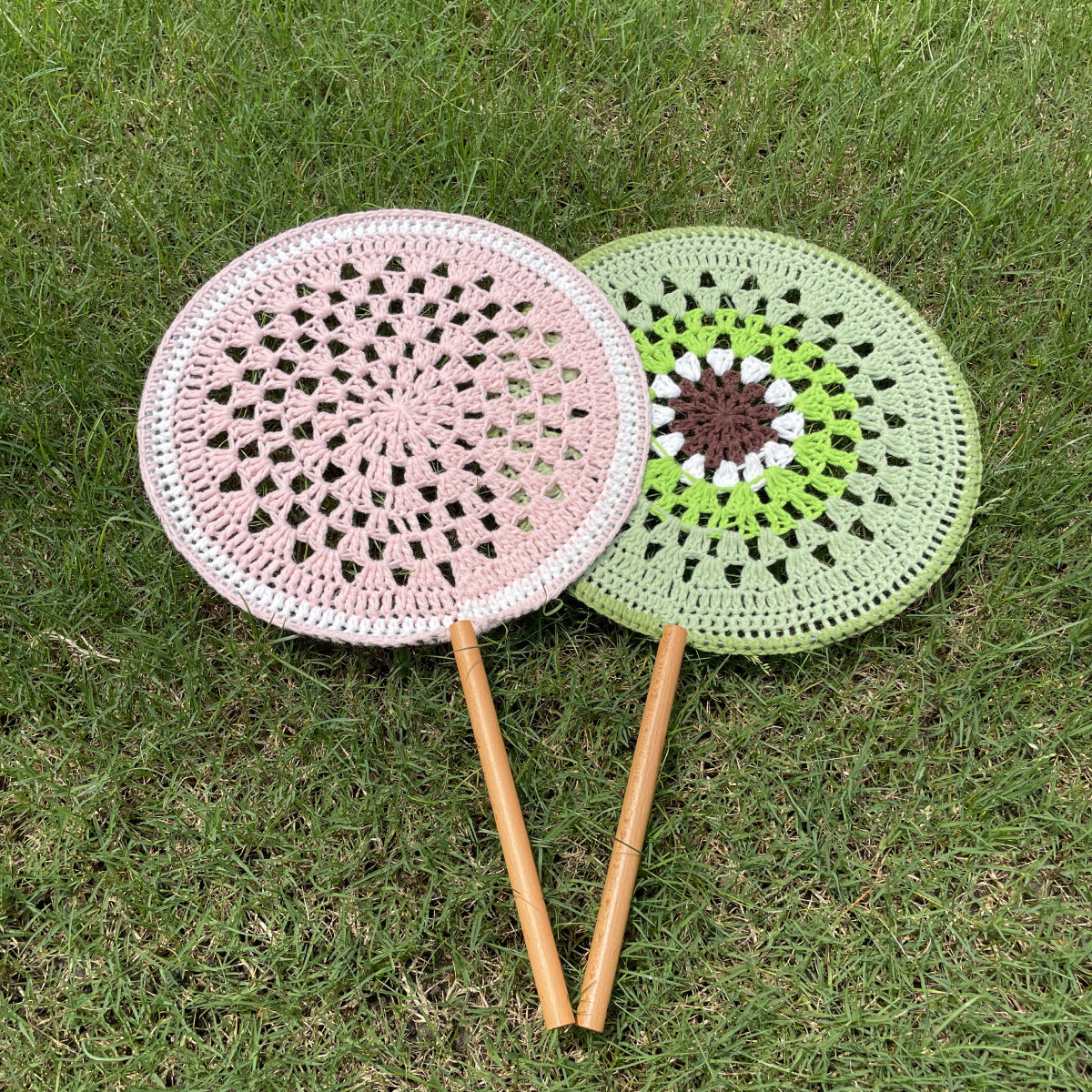 【手編みキット】Ami Uchiwa（あみうちわ）｜フルーツシリーズ｜毛糸で作る編みうちわ｜うちわフレーム付き｜昭和レトロ｜編み図・動画付き