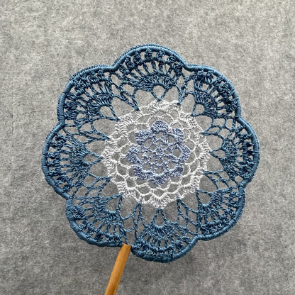 【手編みキット】Ami Uchiwa（あみうちわ）｜レースシリーズ｜毛糸で作る編みうちわ｜花びら型フレーム付き｜ドイリーのような繊細なレース模様｜100％コットン｜編み図付き（一部動画あり）