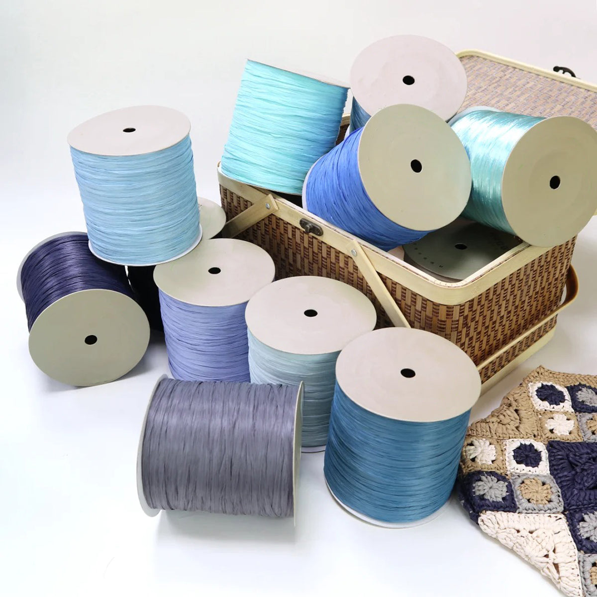 【手にやさしい】ラフィア風 スムースヤーン 250m｜コットンリンター由来の再生繊維｜スルスル編める夏糸｜麦わら帽子 かごバッグ