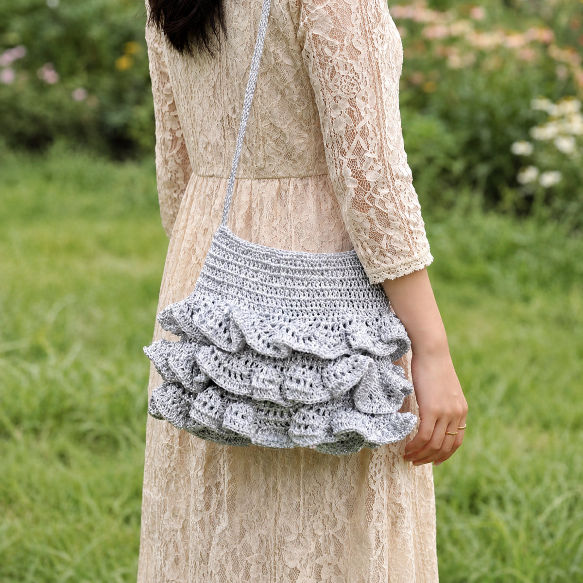 【手編みキット】Tutu Bag（チュチュバッグ）｜立体フリル×きらめくラメ糸｜バレエコアなショルダーバッグ｜編み図＋編み動画付き
