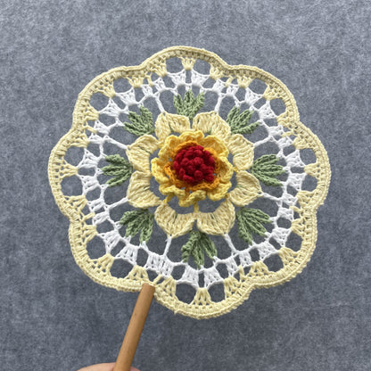 【手編みキット】Ami Uchiwa（あみうちわ）｜椿シリーズ｜毛糸で作る編みうちわ｜花びら型フレーム付き｜立体的な椿モチーフ｜編み動画付き