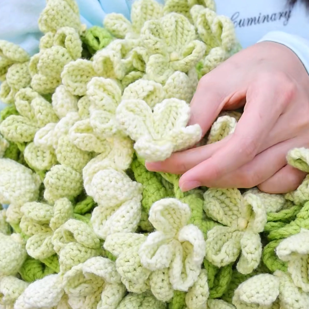 【手編みキット】紫陽花（あじさい）ブランケット｜家族の絆をイメージした花モチーフ｜コットン混で春夏におすすめ｜母の日・長寿祝いのギフトに｜初心者さんOK｜動画＋電子版編み図付き