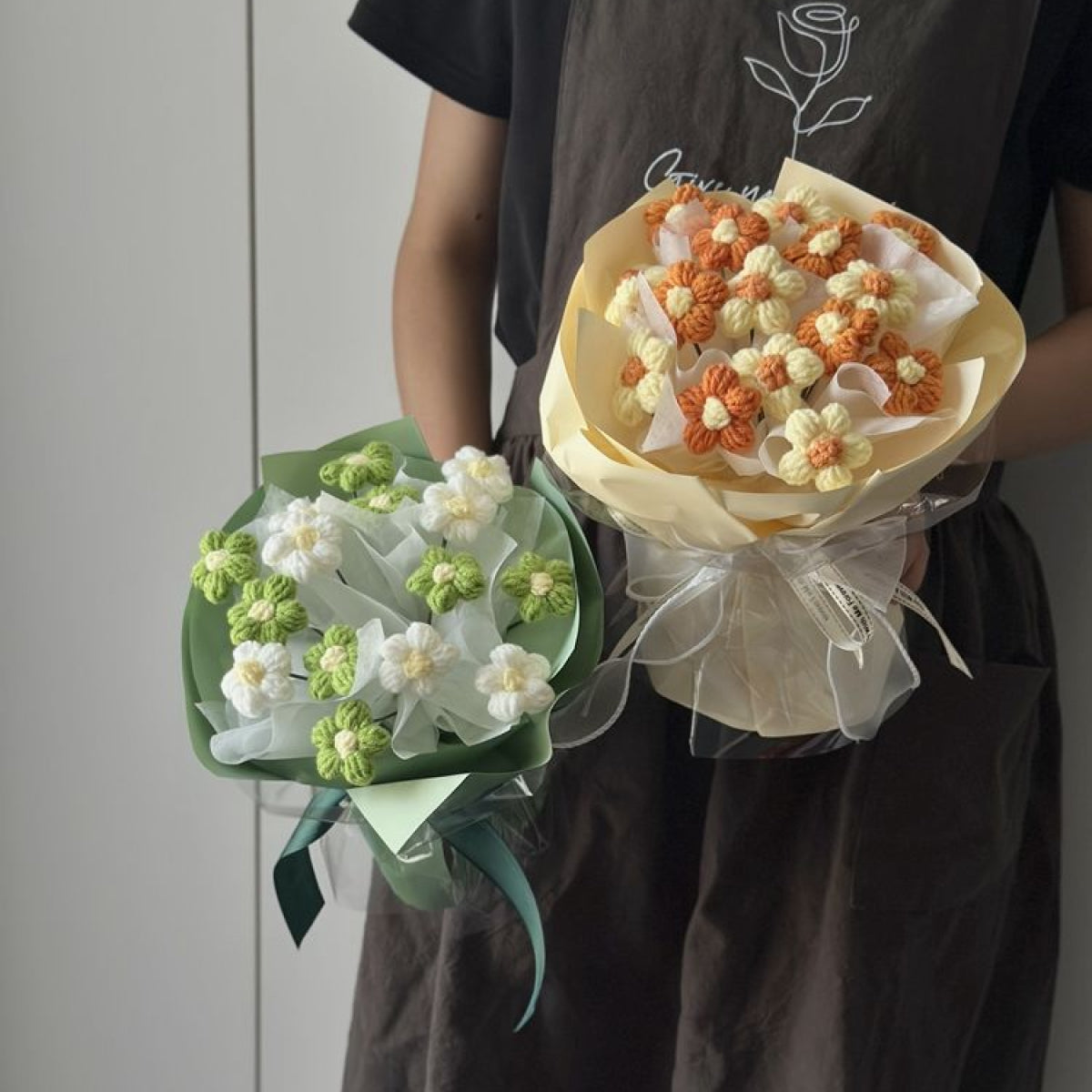 【完成品】ずっと咲き続ける 毛糸の花束（ニットブーケ）｜枯れない手編みフラワー・誕生日やプレゼントに｜全10色・編む手間なし
