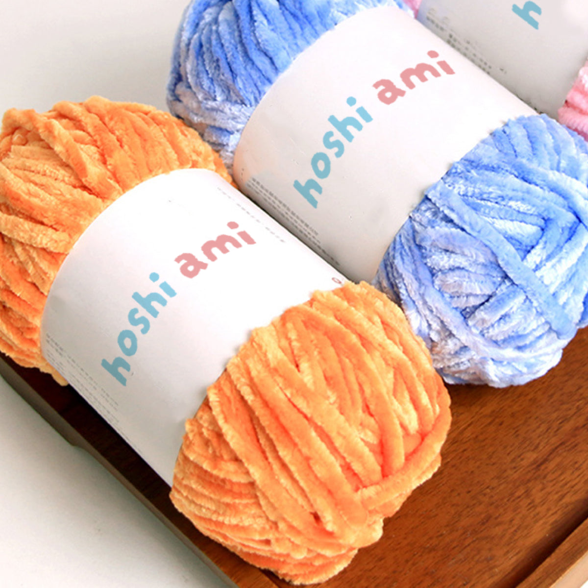Moco Velvet Yarn（モコベルベットヤーン）100g｜シェニール・モールヤーン｜ベルベットのような艶感の毛糸｜秋冬小物・あみぐるみに｜全50色