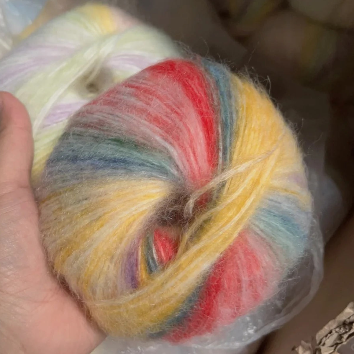 雲シリーズ　雲のように美しい段染め シルクモヘア 50g 防縮ウール配合