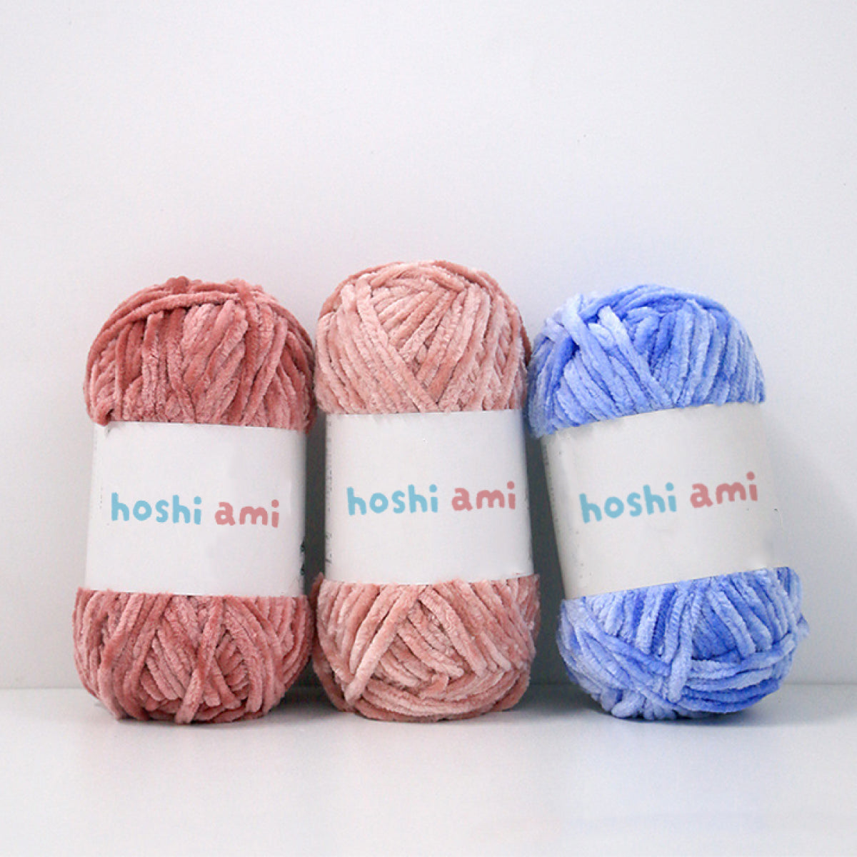 Moco Velvet Yarn（モコベルベットヤーン）100g｜シェニール・モールヤーン｜ベルベットのような艶感の毛糸｜秋冬小物・あみぐるみに｜全50色