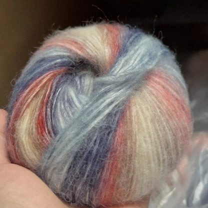 雲シリーズ　雲のように美しい段染め シルクモヘア 50g 防縮ウール配合