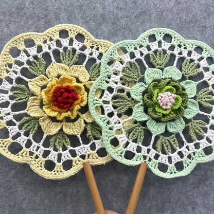 【手編みキット】Ami Uchiwa（あみうちわ）｜椿シリーズ｜毛糸で作る編みうちわ｜花びら型フレーム付き｜立体的な椿モチーフ｜編み動画付き