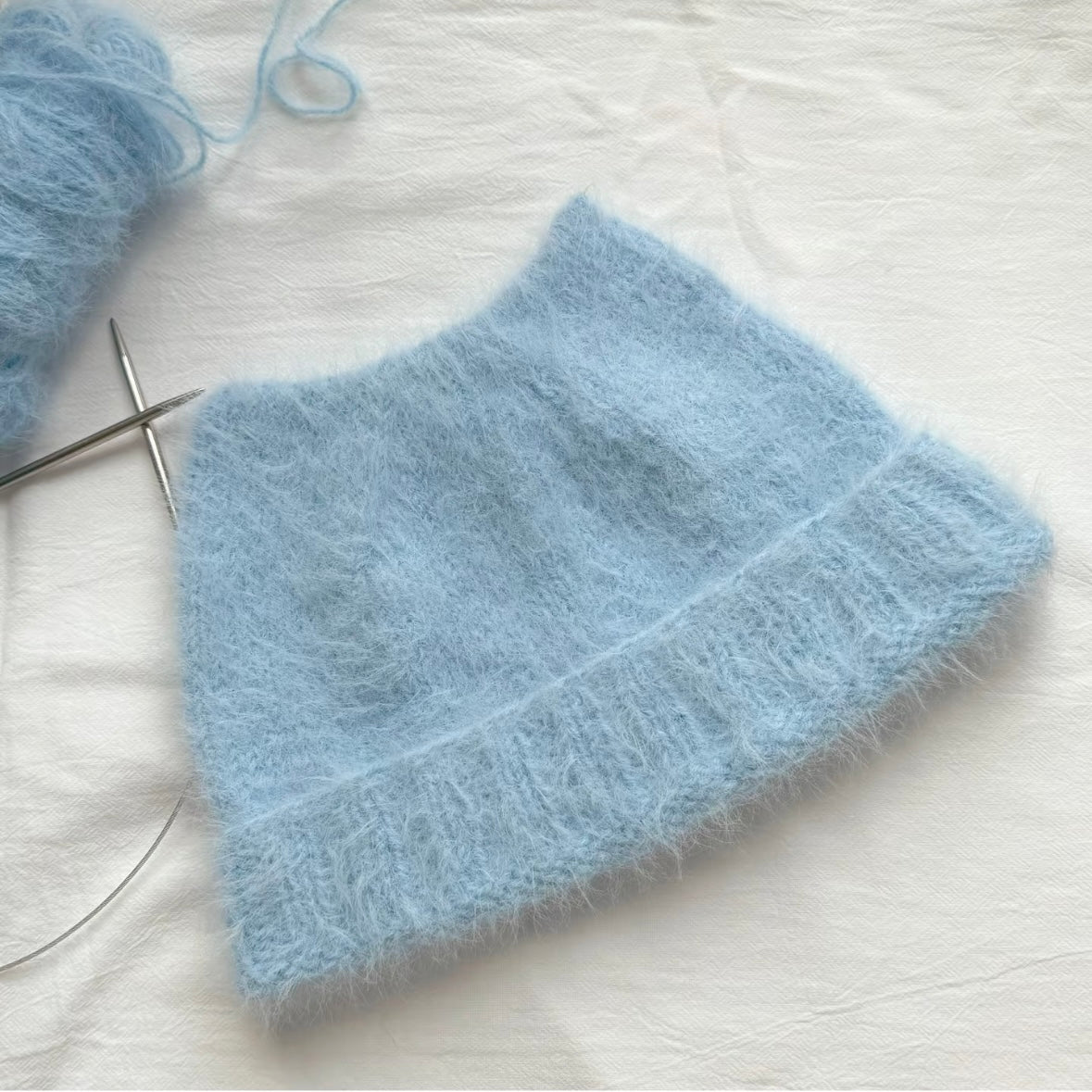 大人気！100g 高級感スノーファーヤーン｜27色｜ふわふわ極柔ウール混・単色ロングファー｜マフラー・帽子・スヌード・編みぐるみ向け（約100g／約190m）