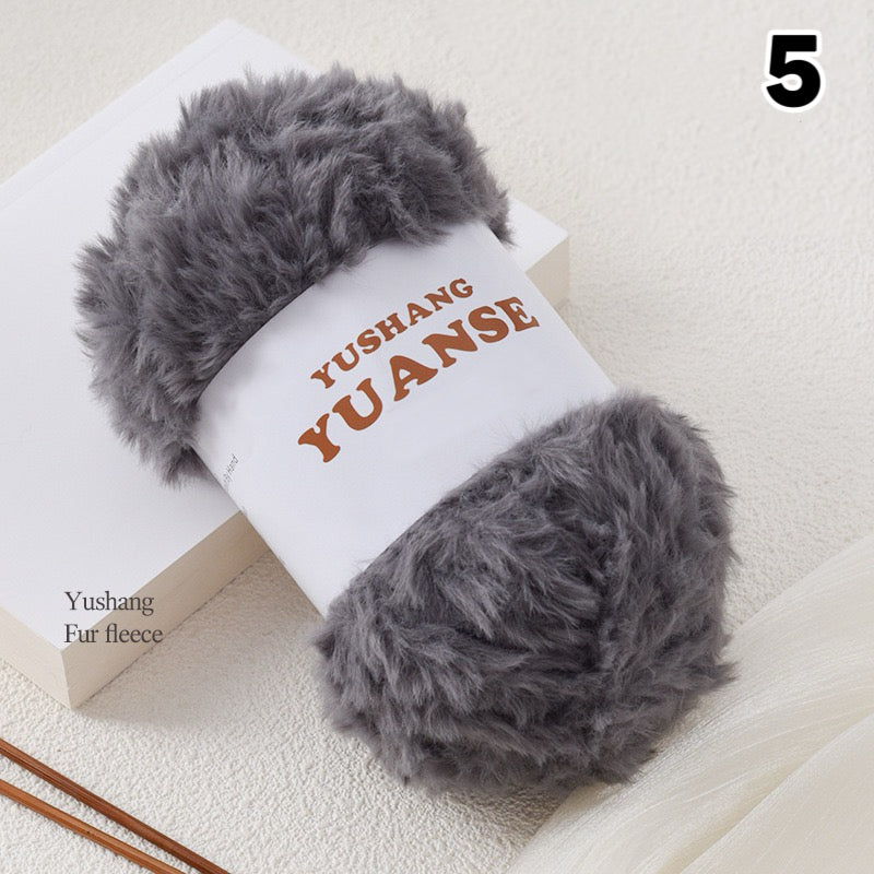 【100g大玉】極太フェイクファー毛糸｜もこもこボリューム｜星ポンチョ　マフラー・バッグ・ラグ作りに