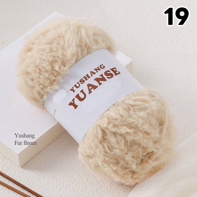 【100g大玉】極太フェイクファー毛糸｜もこもこボリューム｜星ポンチョ　マフラー・バッグ・ラグ作りに