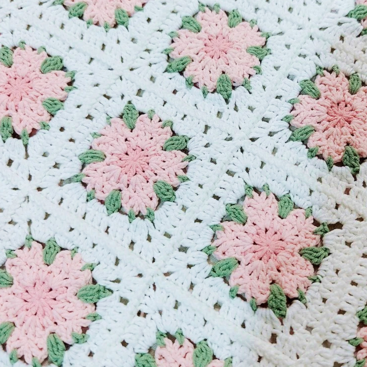 【手編みキット】桜モチーフブランケット ｜100枚の花が咲く感動の大作｜編み図＆動画解説付き（つなぎ方・縁編み）